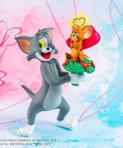 Beast Kingdom: Soap Studio - Tom And Jerry - Just For You Figure