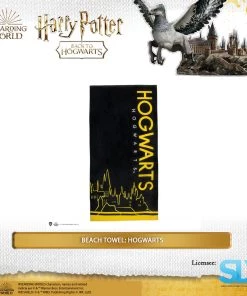 Famesbro Wizarding World Cinereplica: Beach Towel:Hogwarts